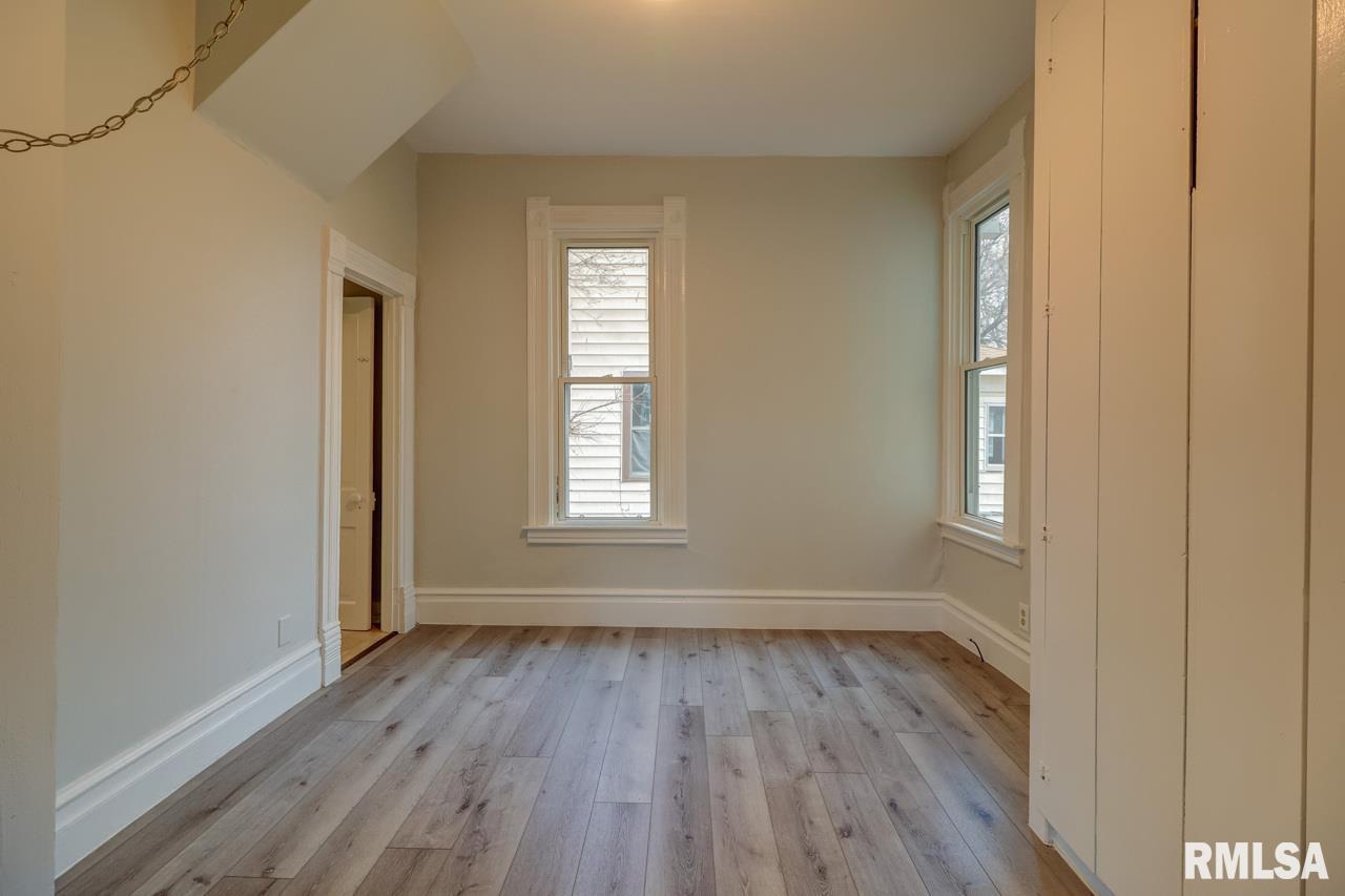 1700 Pershing Boulevard Clinton, IA 52732 - Photo 9 of 22 Gallery Image 9