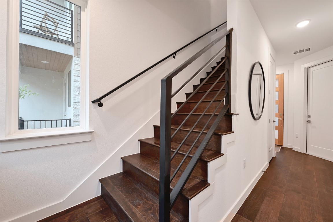 6821 Wolfcreek Pass, Unit 12 Austin, TX 78749 - Photo 8 of 32 a view of entryway
