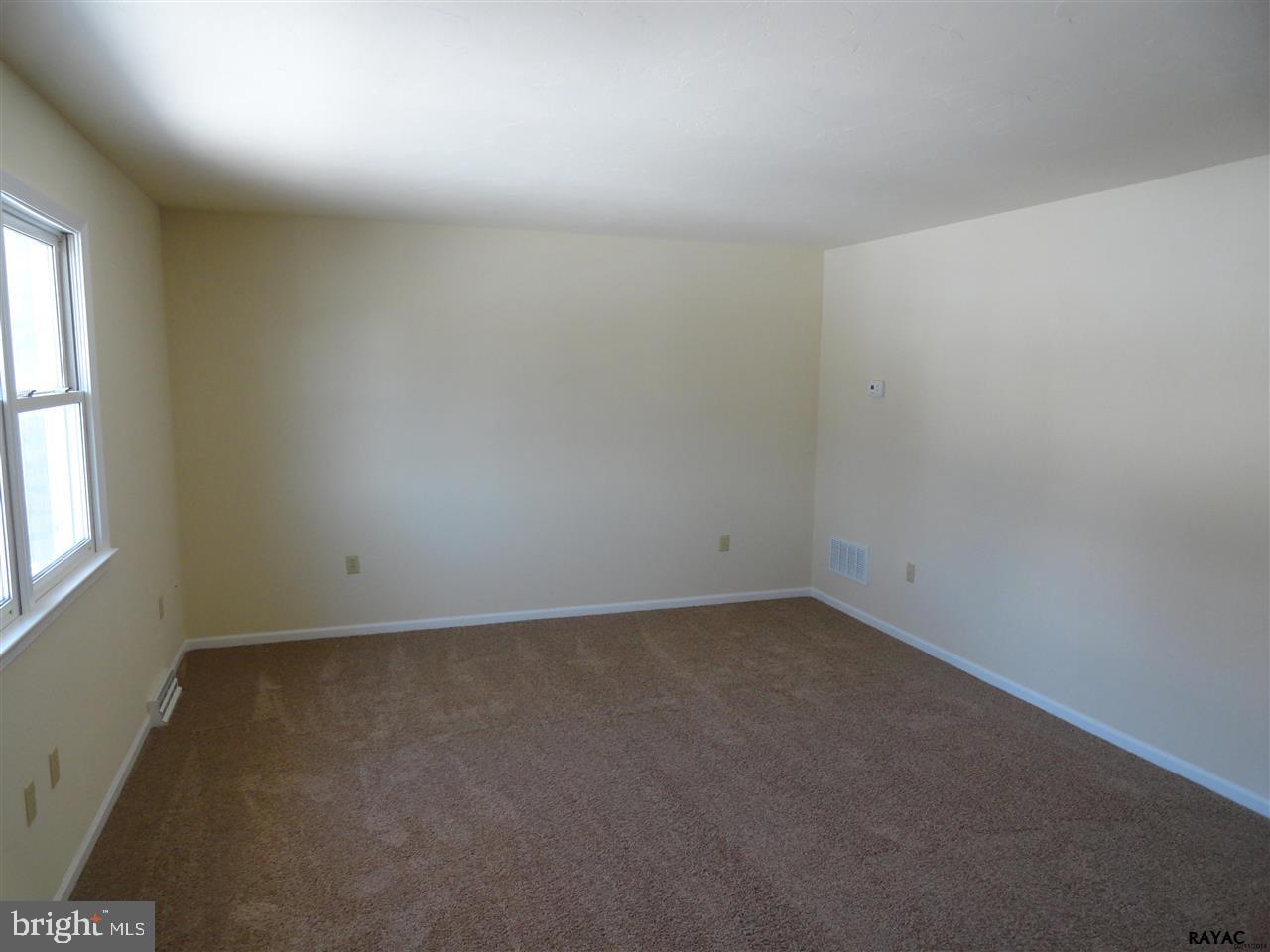 20 Pinewood Circle Hanover, PA 17331 - Photo 3 of 21 Gallery Image 3