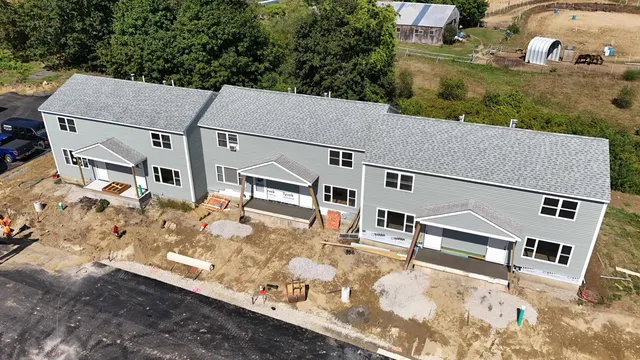 $289,900 | 13 Birdie Grove, Unit D, Rochester, NH 03839