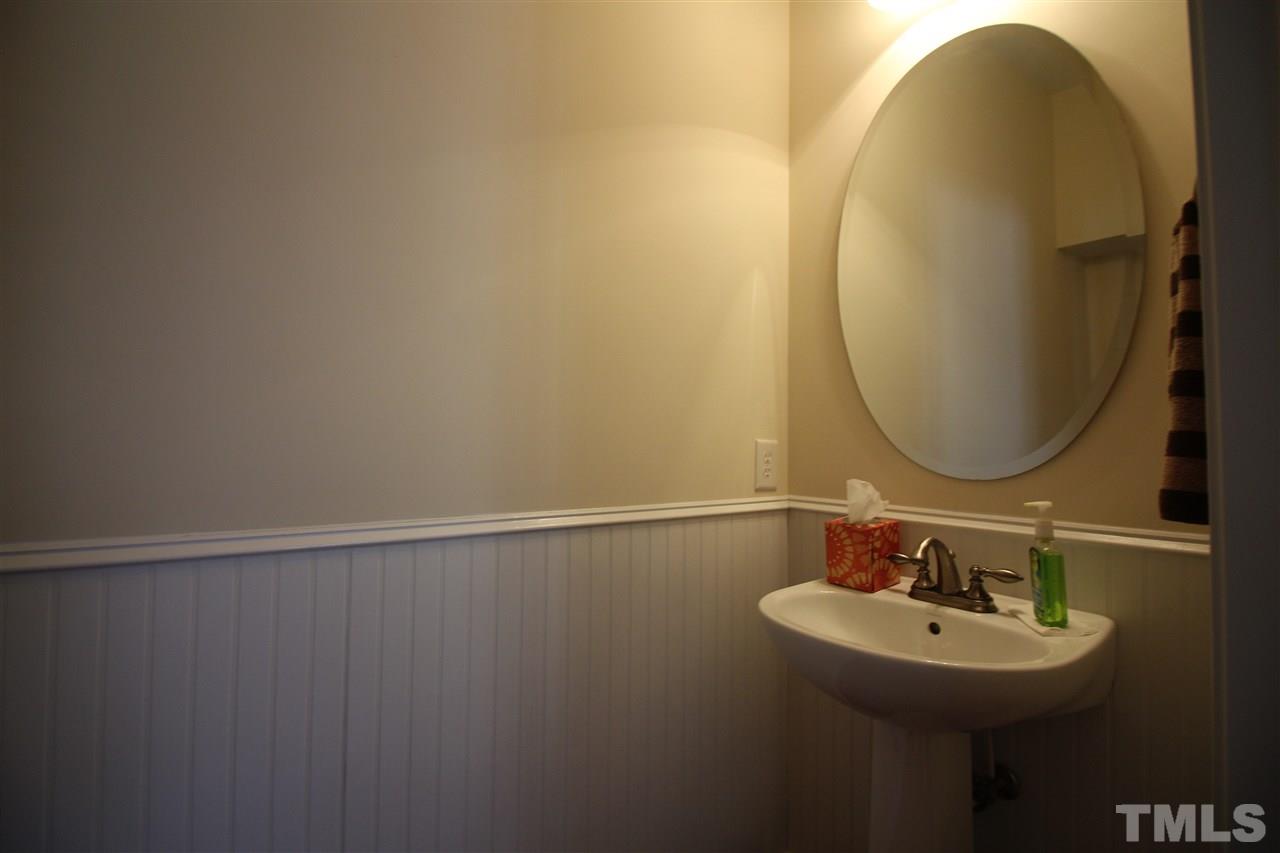 2645 Asher View Court Raleigh, NC 27606 - Photo 12 of 17 Gallery Image 12