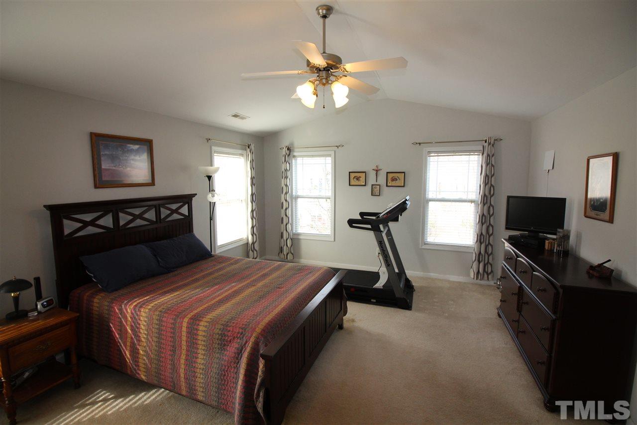 2645 Asher View Court Raleigh, NC 27606 - Photo 13 of 17 Gallery Image 13