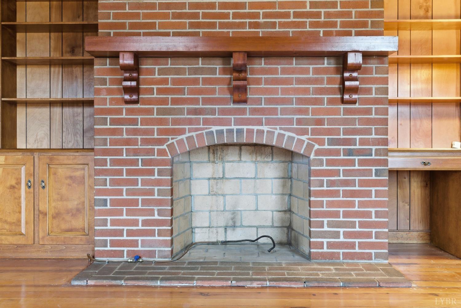 1730 Redfields Road Appomattox, VA 24522 - Photo 20 of 53 a brick building