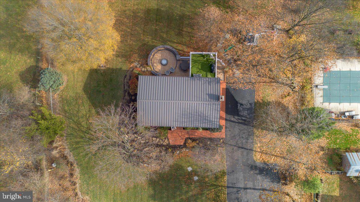 11701 Walnut Point Road Hagerstown, MD 21740 - Photo 46 of 56 a view of a pathway of a building with a yard