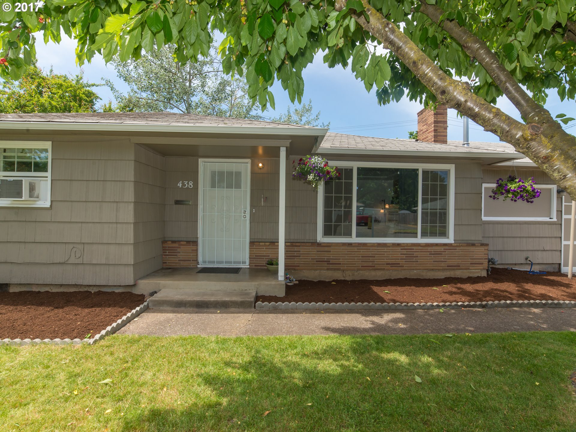 438 Baxter Street Eugene, OR 97402 - Photo 3 of 26 Gallery Image 3