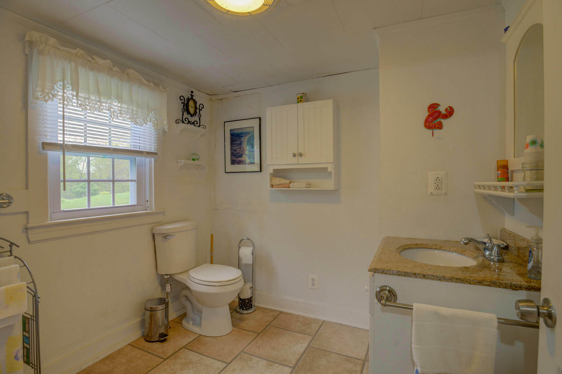 51 Louden Road Saco, ME 04072 - Photo 40 of 53 51 Louden Road - 041 - Guest House - Bat