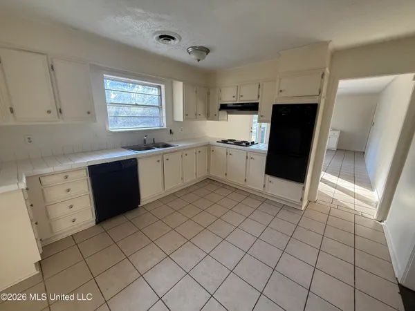 $179,000 | 335 Valley Vista Drive, Unit 335, Jackson, MS 39211