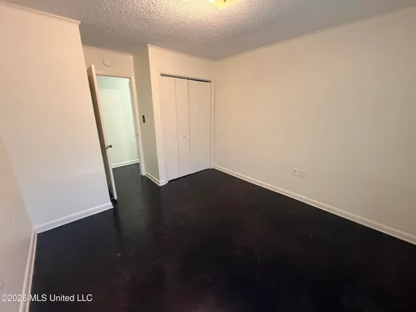 $179,000 | 335 Valley Vista Drive, Unit 335, Jackson, MS 39211