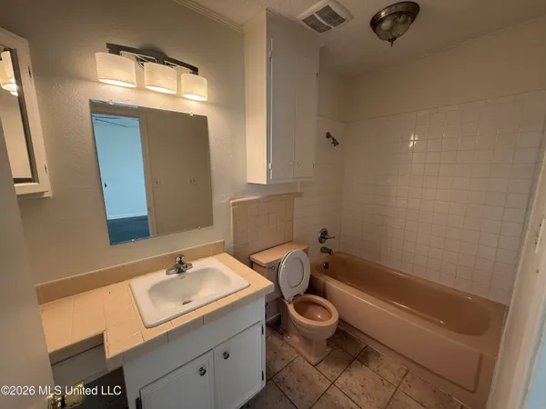 $179,000 | 335 Valley Vista Drive, Unit 335, Jackson, MS 39211