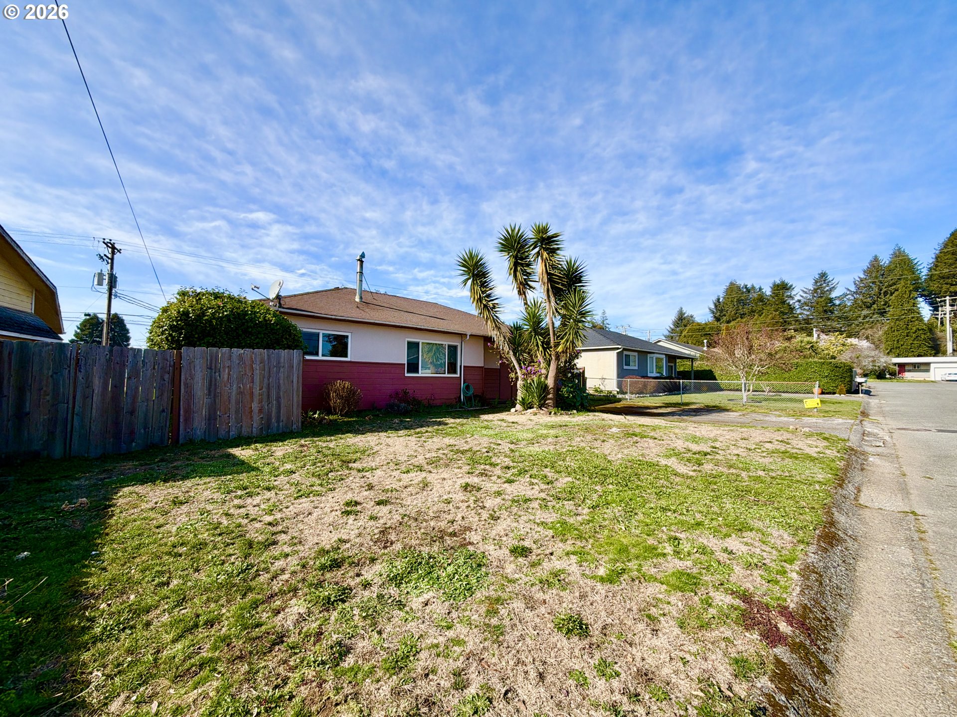403 Linden Street Brookings, OR 97415 - Photo 5 of 36