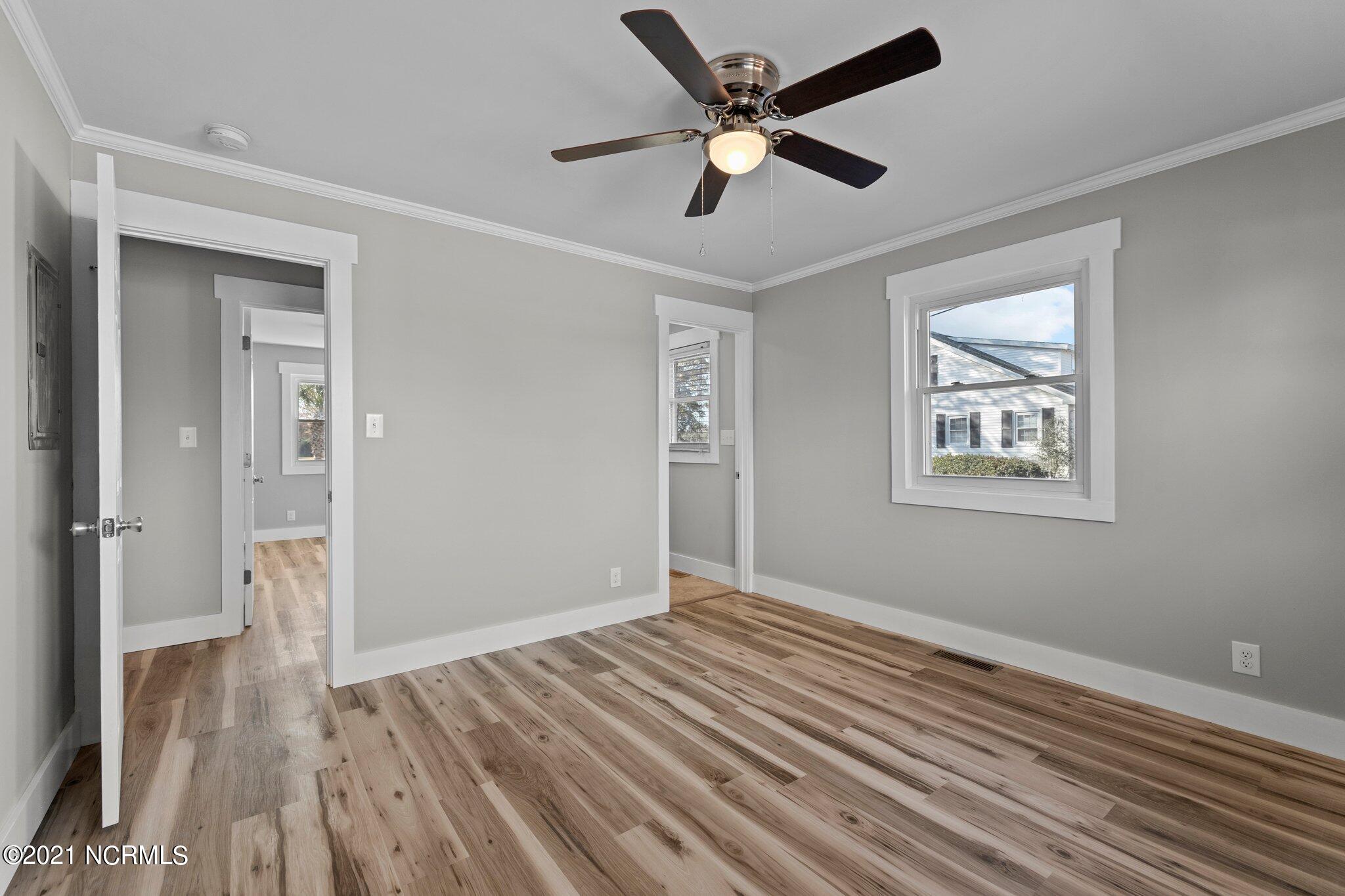 150 Old River Road Beaufort, NC 28516 - Photo 18 of 45 Master bedroom