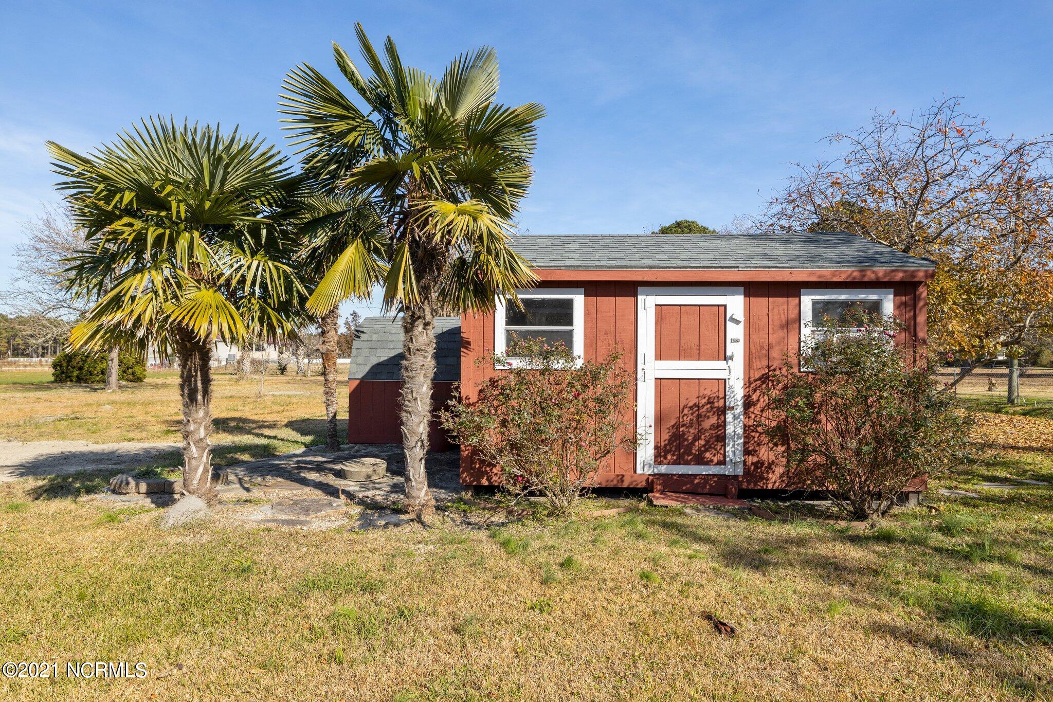 150 Old River Road Beaufort, NC 28516 - Photo 30 of 45 Storage