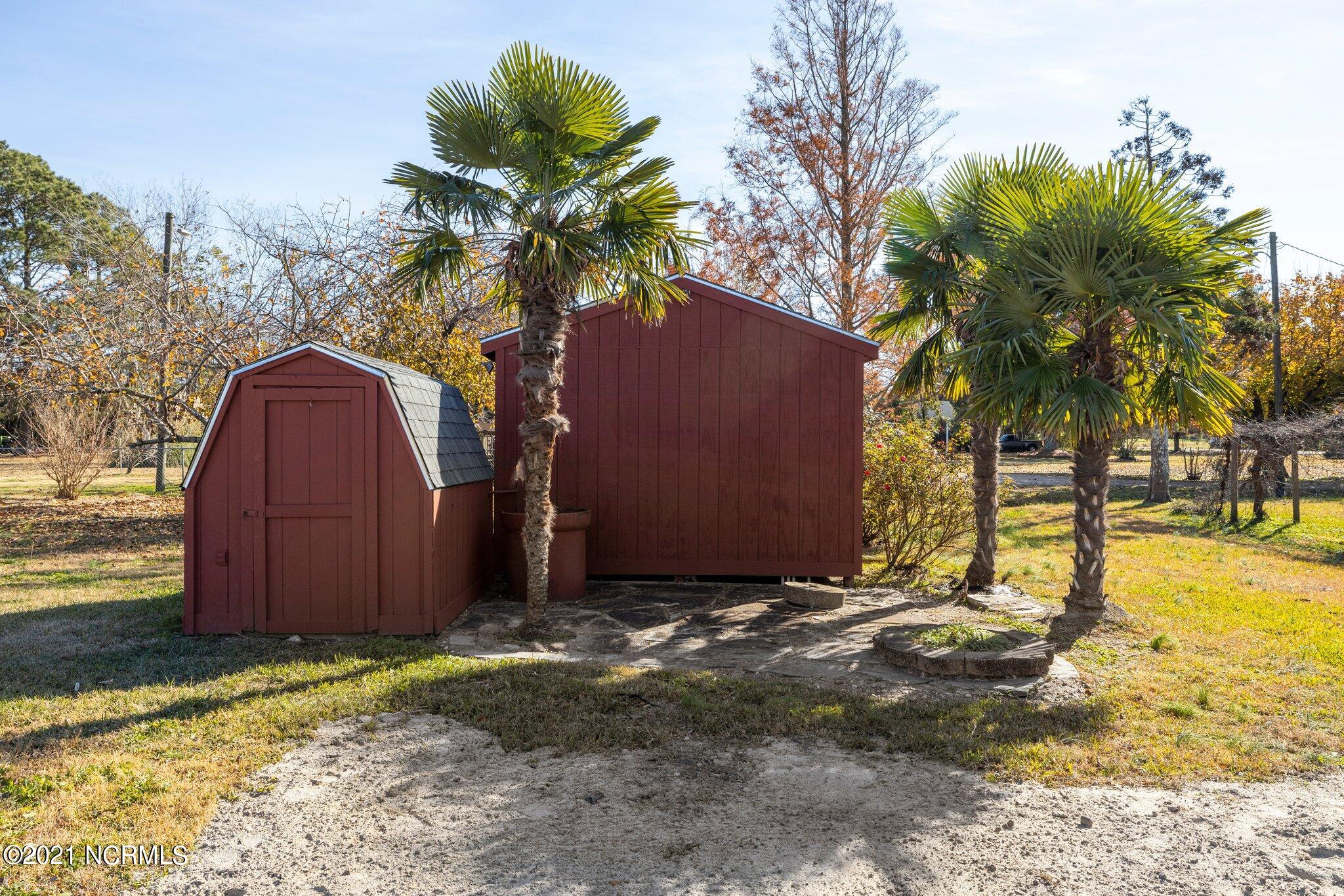 150 Old River Road Beaufort, NC 28516 - Photo 33 of 45 Back yard