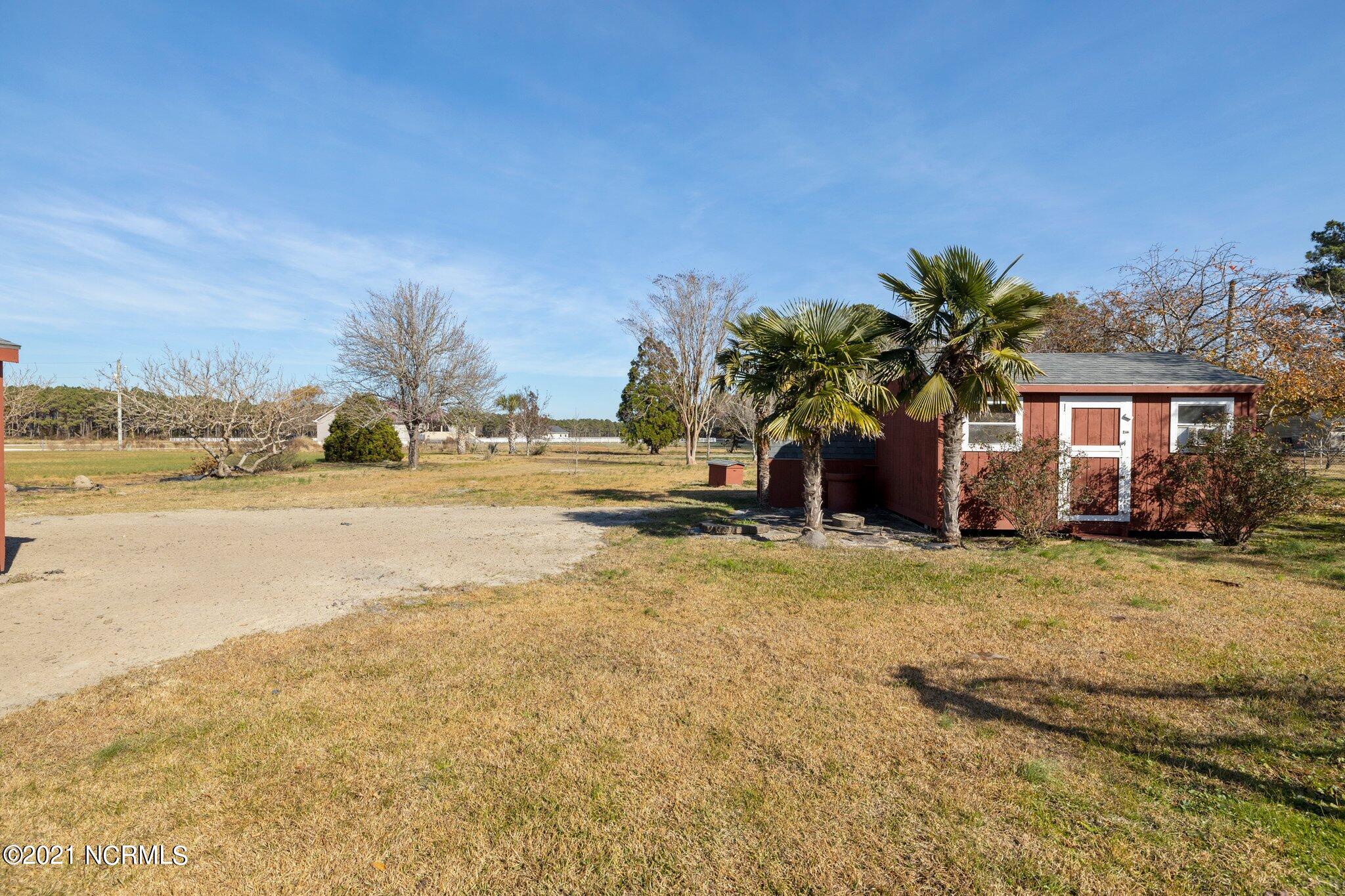 150 Old River Road Beaufort, NC 28516 - Photo 35 of 45 Back yard