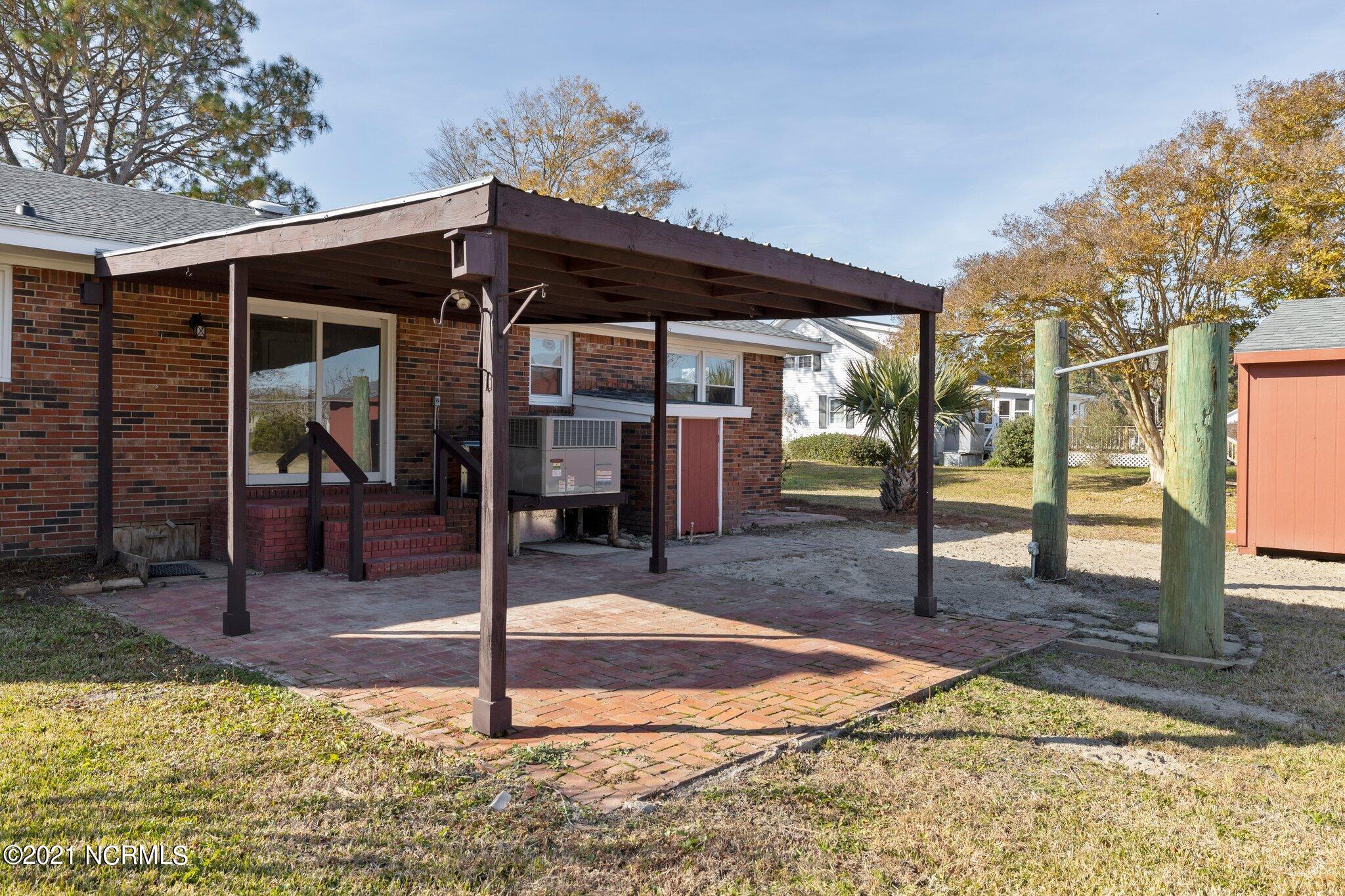 150 Old River Road Beaufort, NC 28516 - Photo 36 of 45 Covered patio