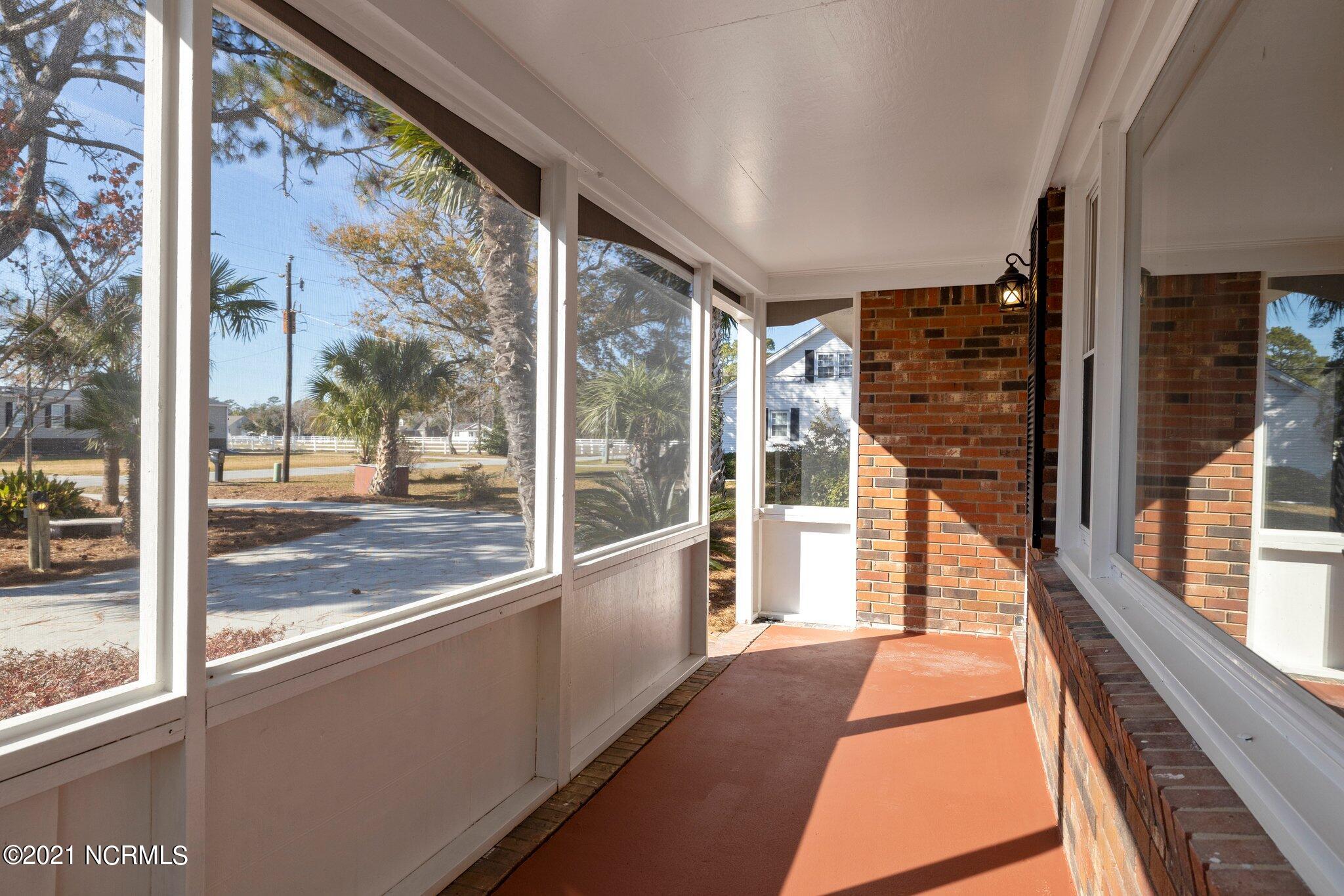150 Old River Road Beaufort, NC 28516 - Photo 37 of 45 Screened porch