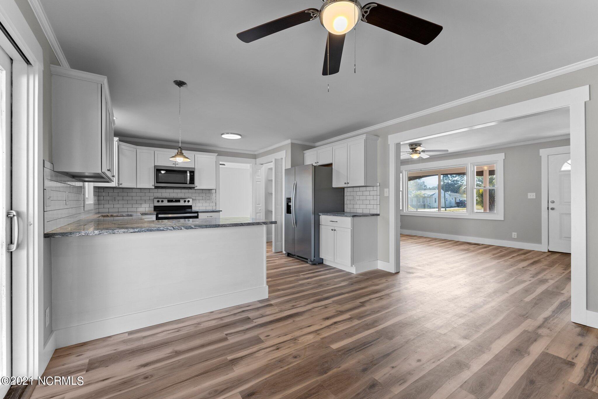 150 Old River Road Beaufort, NC 28516 - Photo 7 of 45 Breakfast Room