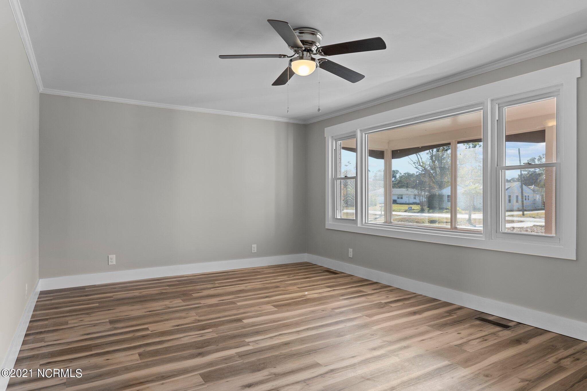 150 Old River Road Beaufort, NC 28516 - Photo 9 of 45 Living