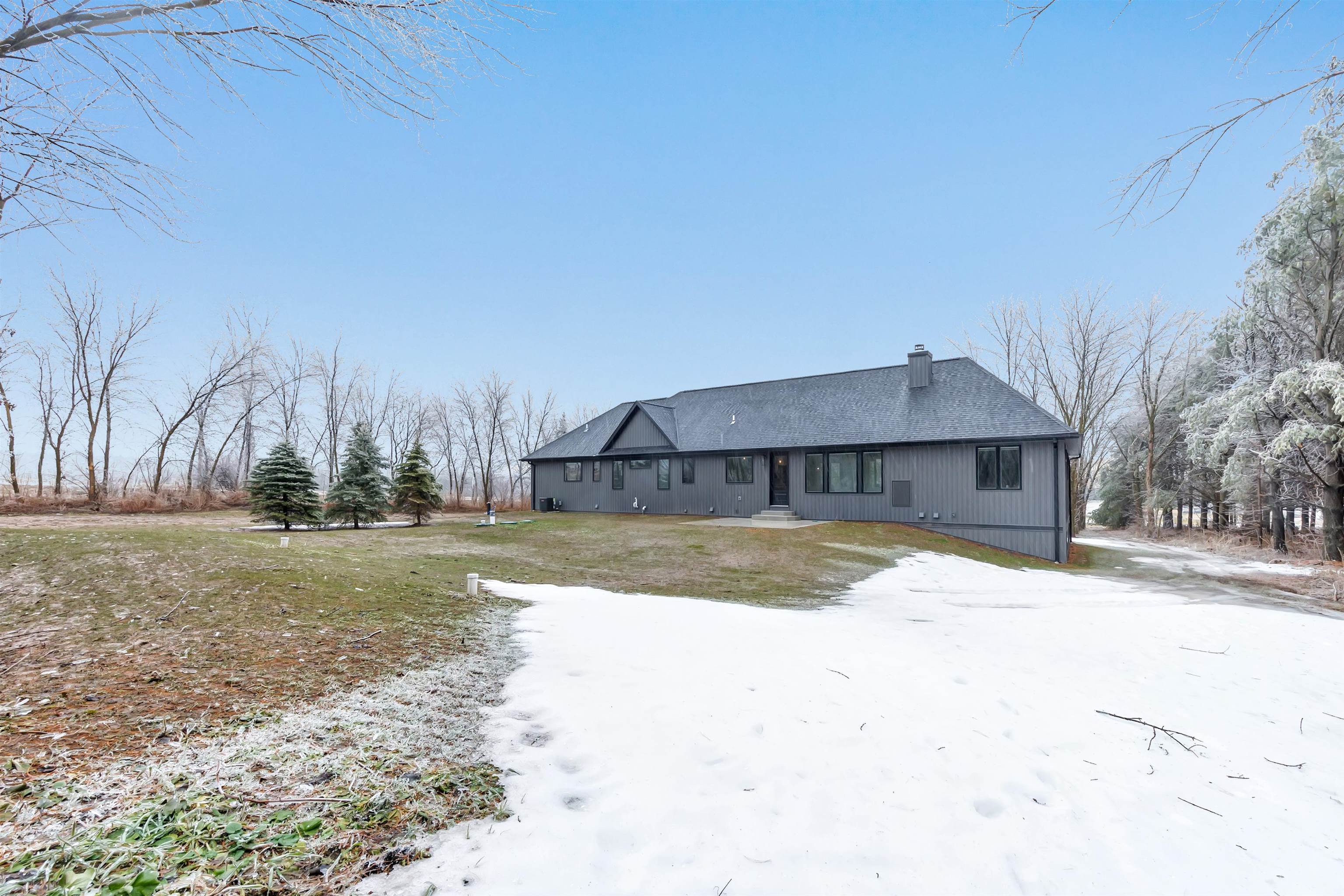 3907 Trappers Bend Court Green Bay, WI 54313 - Photo 32 of 46