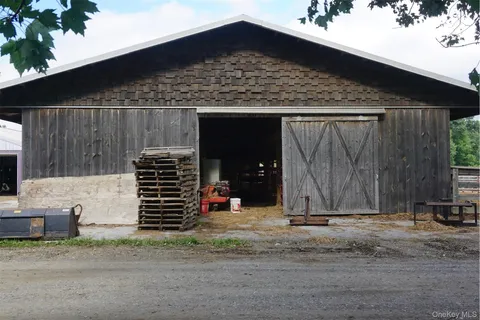 $3,500,000 | 2039 Salt Point Turnpike, Salt Point, NY 12578