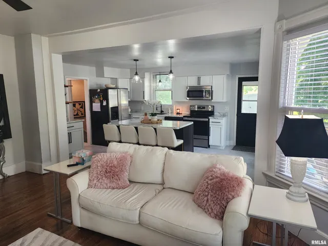 $195,000 | 600 East Jefferson Street, Washington, IL 61571