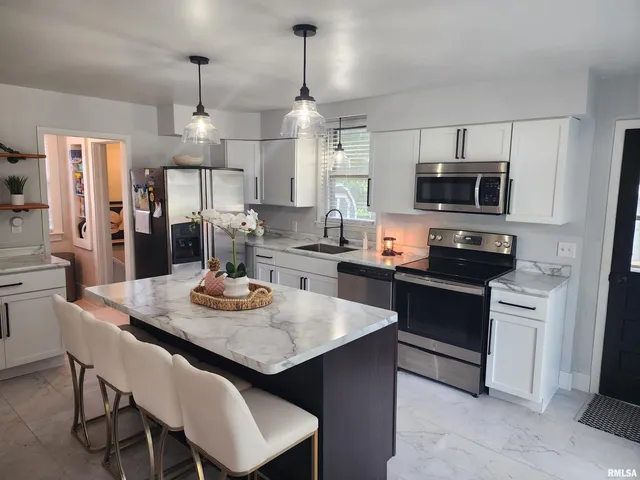 $195,000 | 600 East Jefferson Street, Washington, IL 61571