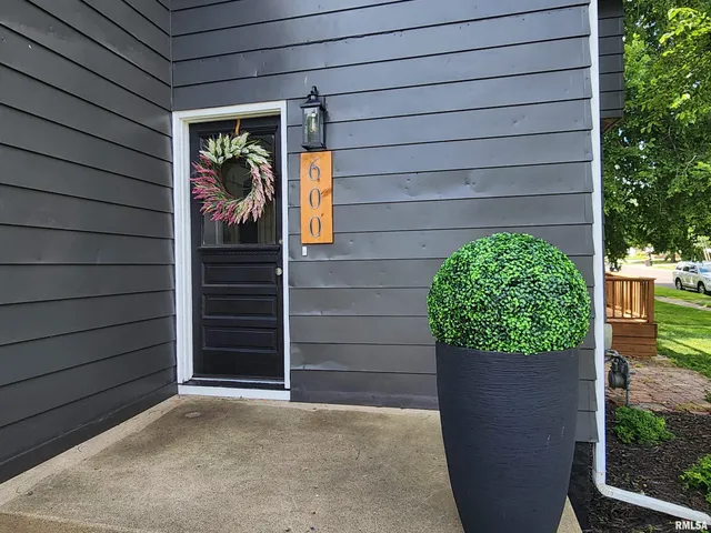 $195,000 | 600 East Jefferson Street, Washington, IL 61571