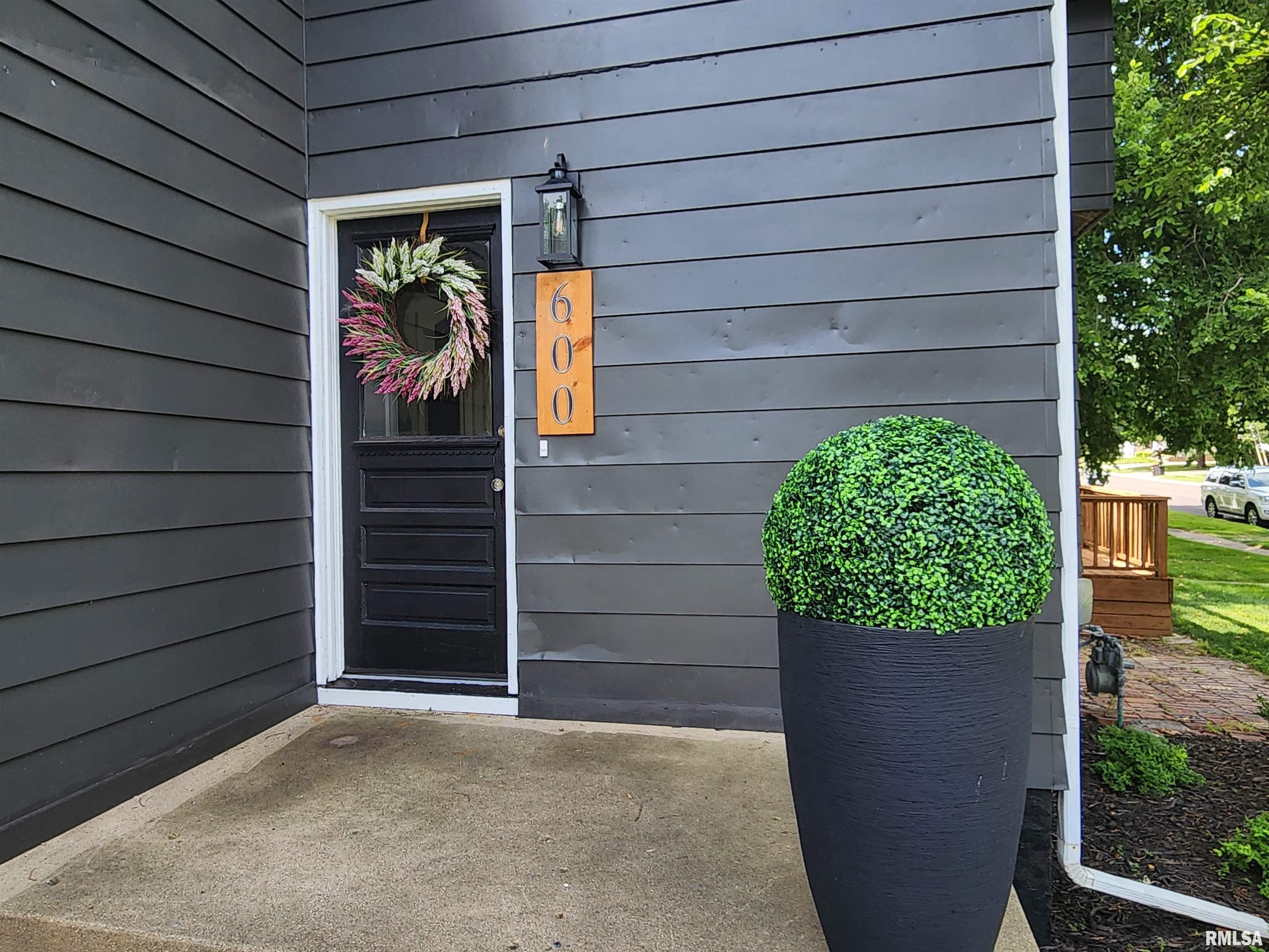 600 East Jefferson Street Washington, IL 61571 - Photo 3 of 40