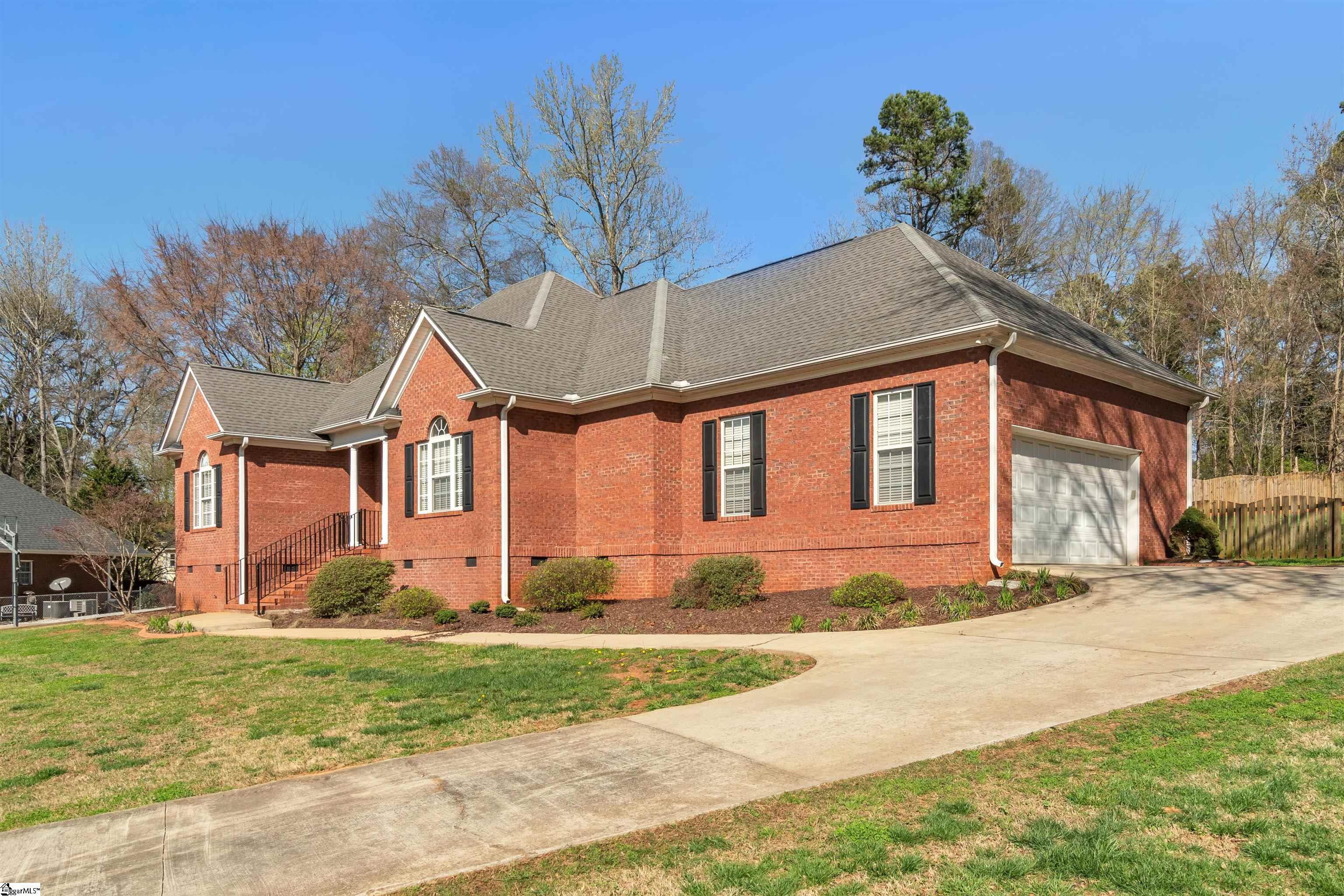 107 Windsong Court Anderson, SC 29621 - Photo 3 of 36 Gallery Image 3