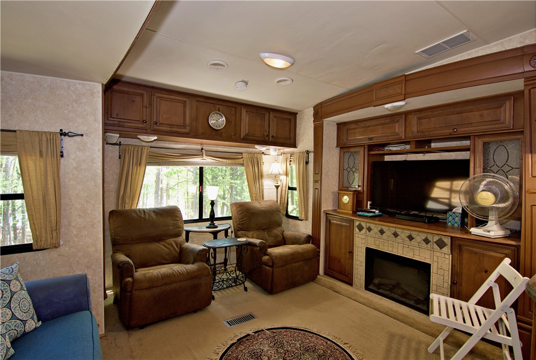408 Loop Circle Westminster, SC 29693 - Photo 5 of 23 Gallery Image 5