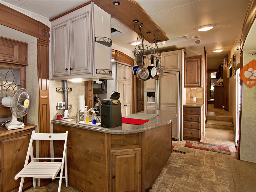 408 Loop Circle Westminster, SC 29693 - Photo 8 of 23 Gallery Image 8