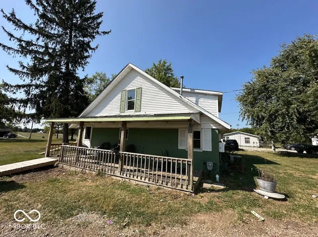 $575,000 | 7246 West Fall Creek Drive, Pendleton, IN 46064