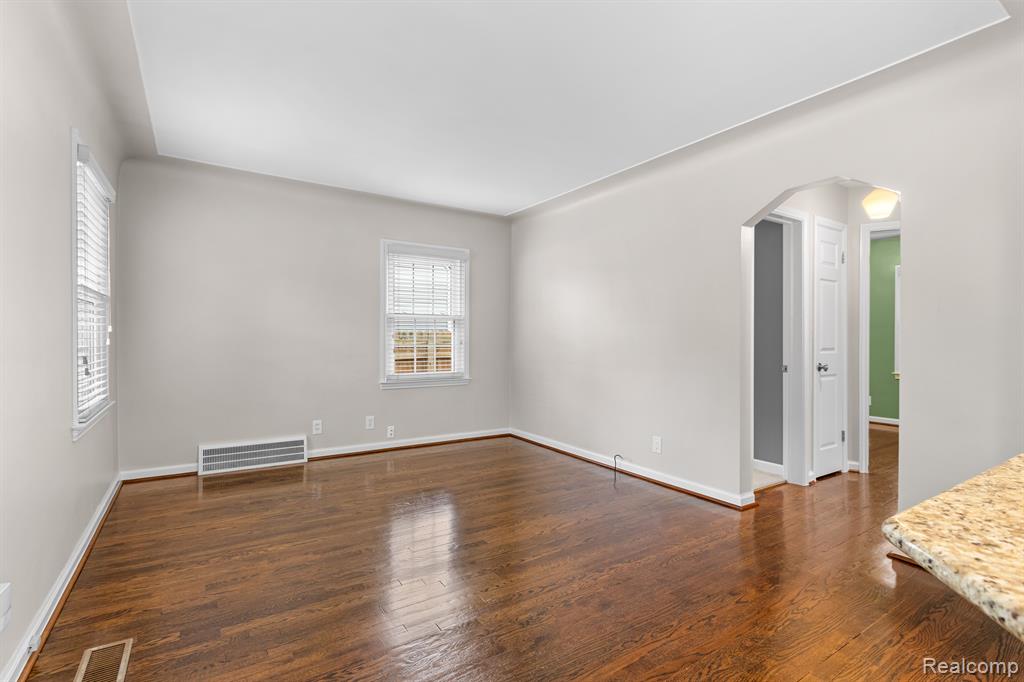 2756 Cumberland Road Berkley, MI 48072 - Photo 9 of 31 Gallery Image 9