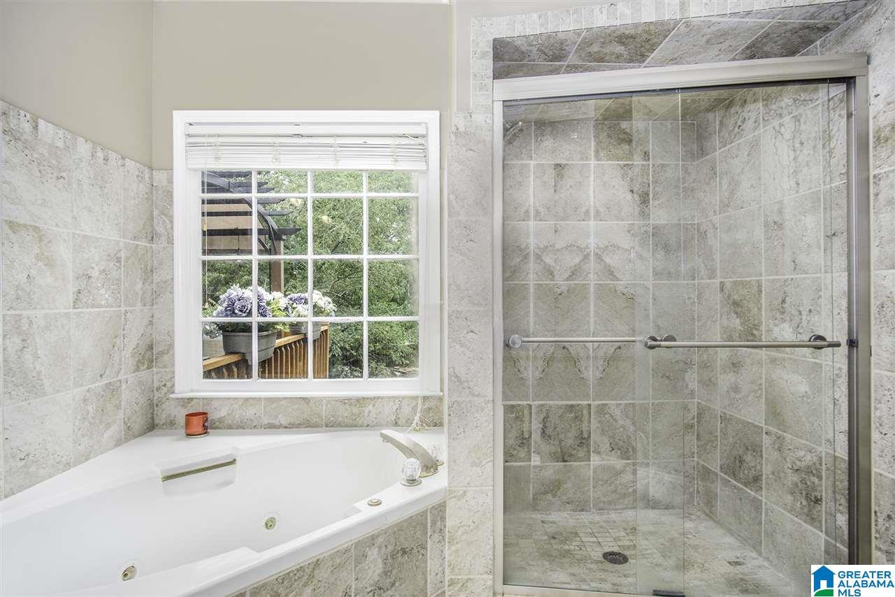 105 Kentwood Way Alabaster, AL 35007 - Photo 12 of 33