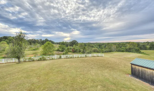 $1,600,000 | 241 Glen Holliday Road, Indian Mound, TN 37079