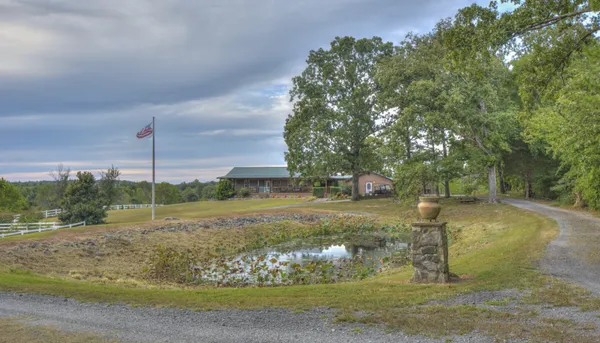$1,600,000 | 241 Glen Holliday Road, Indian Mound, TN 37079
