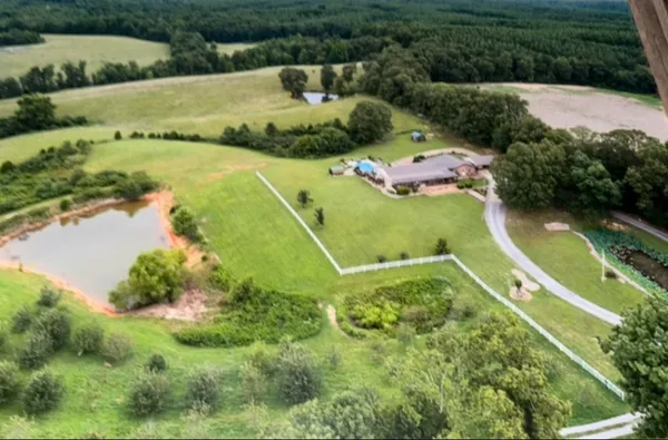 $1,600,000 | 241 Glen Holliday Road, Indian Mound, TN 37079