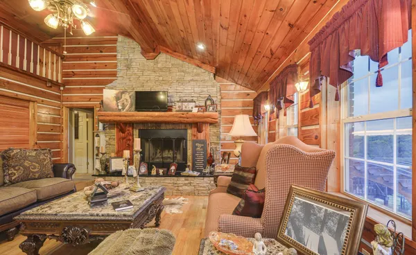 $1,600,000 | 241 Glen Holliday Road, Indian Mound, TN 37079