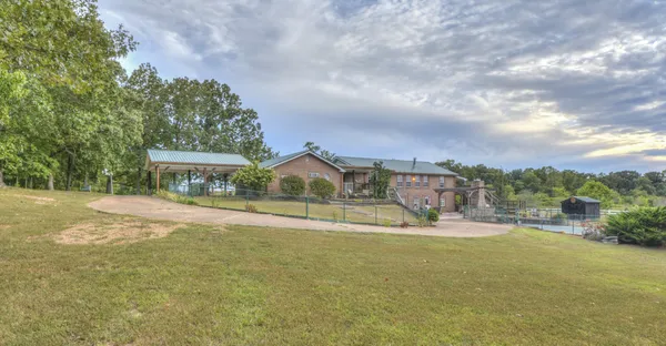 $1,600,000 | 241 Glen Holliday Road, Indian Mound, TN 37079