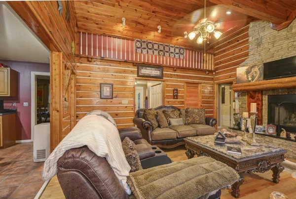 $1,600,000 | 241 Glen Holliday Road, Indian Mound, TN 37079