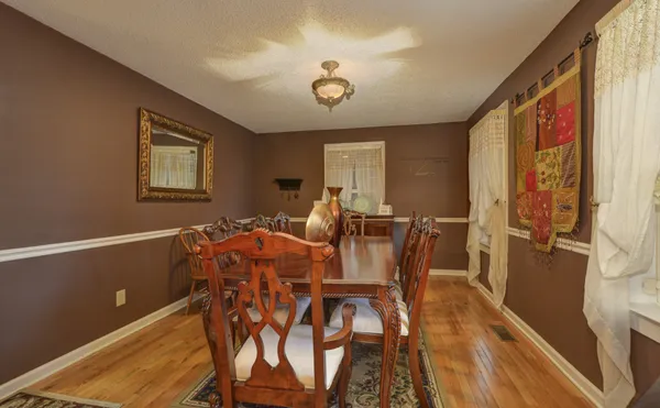 $1,600,000 | 241 Glen Holliday Road, Indian Mound, TN 37079