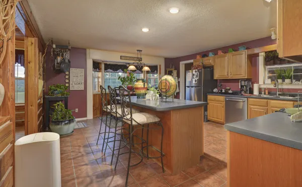 $1,600,000 | 241 Glen Holliday Road, Indian Mound, TN 37079