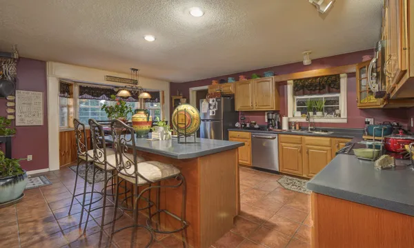 $1,600,000 | 241 Glen Holliday Road, Indian Mound, TN 37079