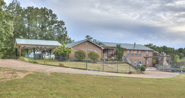 $1,600,000 | 241 Glen Holliday Road, Indian Mound, TN 37079