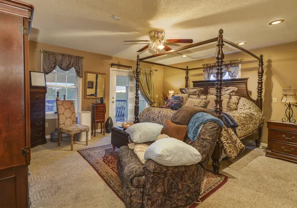 $1,600,000 | 241 Glen Holliday Road, Indian Mound, TN 37079