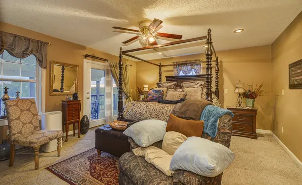 $1,600,000 | 241 Glen Holliday Road, Indian Mound, TN 37079