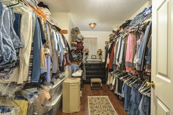 $1,600,000 | 241 Glen Holliday Road, Indian Mound, TN 37079