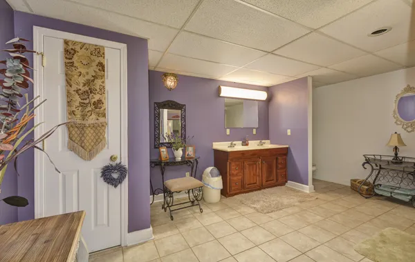 $1,600,000 | 241 Glen Holliday Road, Indian Mound, TN 37079