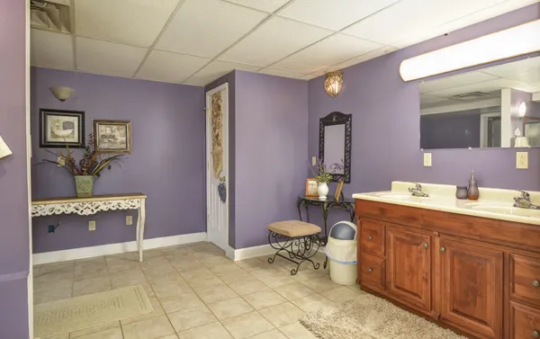 $1,600,000 | 241 Glen Holliday Road, Indian Mound, TN 37079