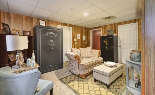 $1,600,000 | 241 Glen Holliday Road, Indian Mound, TN 37079